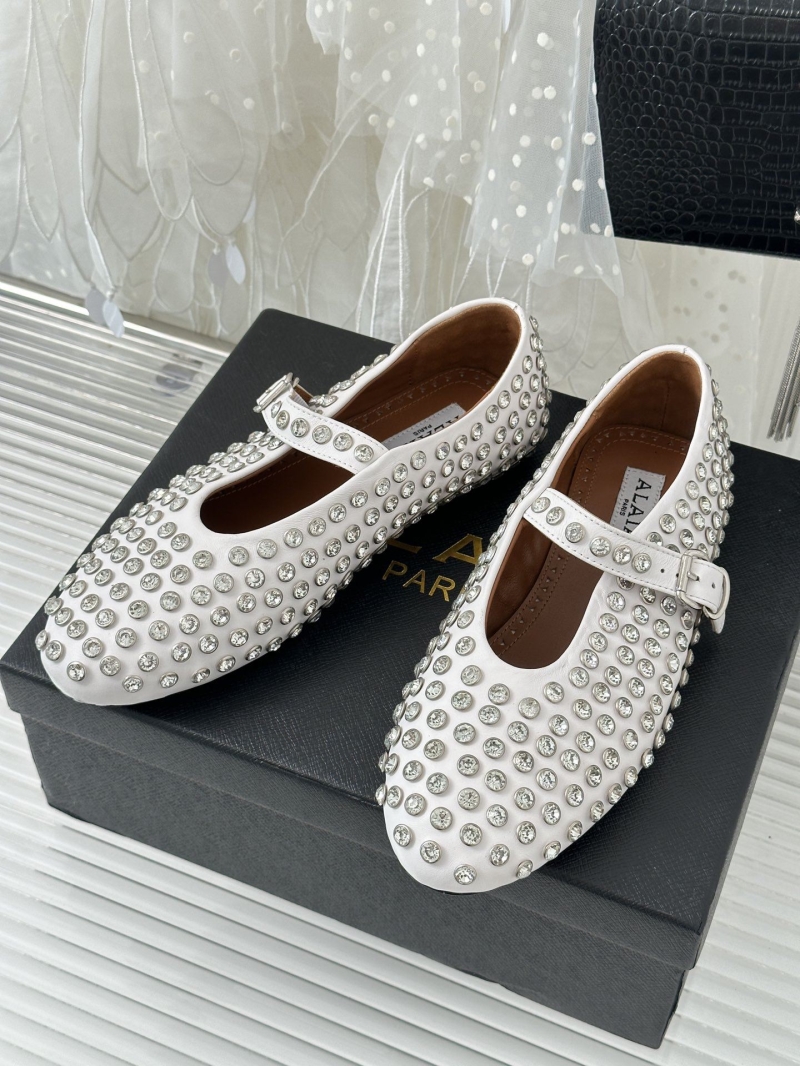 Other flat shoes